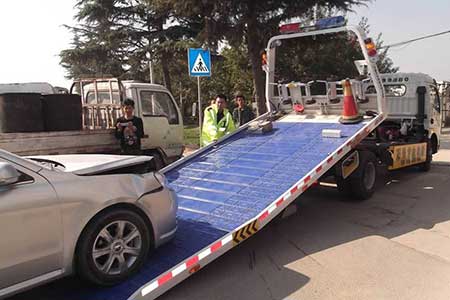 高速送油救援-速援道路救援北京汽车救援现场维修